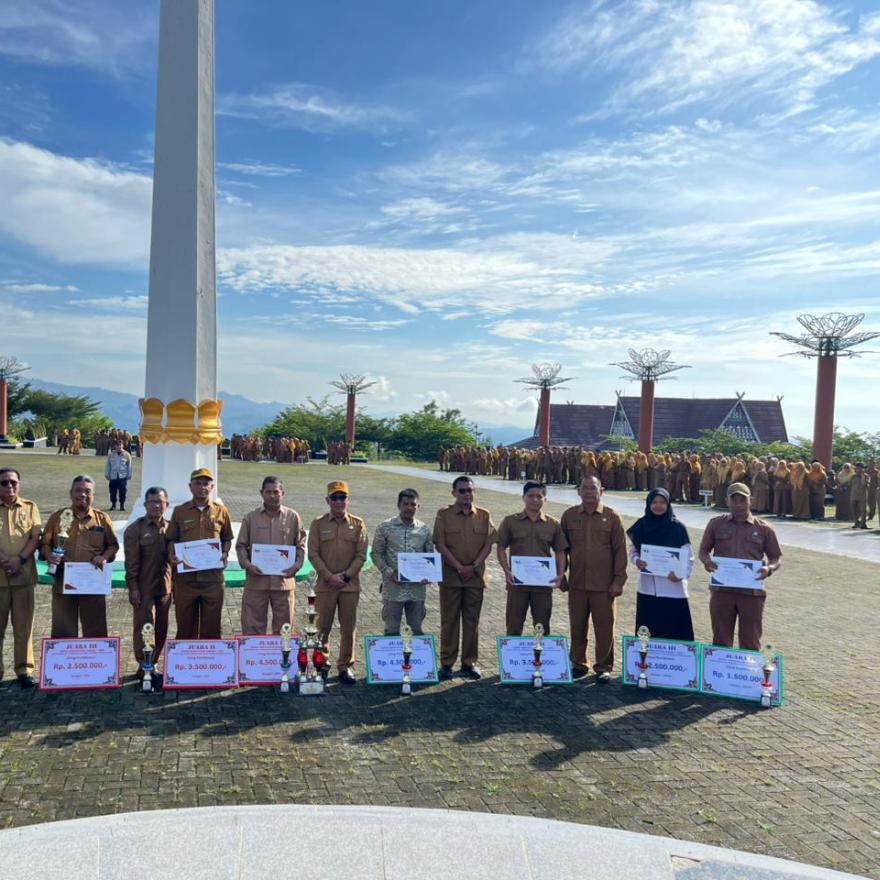 Lurah Aek Pining mendapatkan Penghargaan Tapsel Inovation Award Tahun 2025